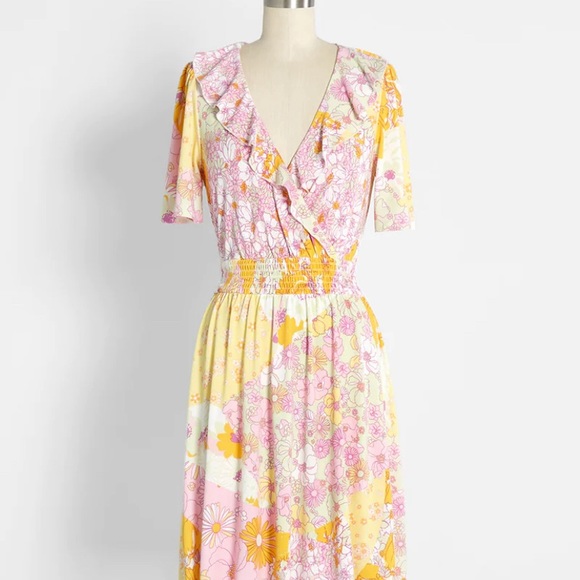 ModCloth Marvelous Flower Medley Surplice Dress | Size Medium - Picture 3 of 7